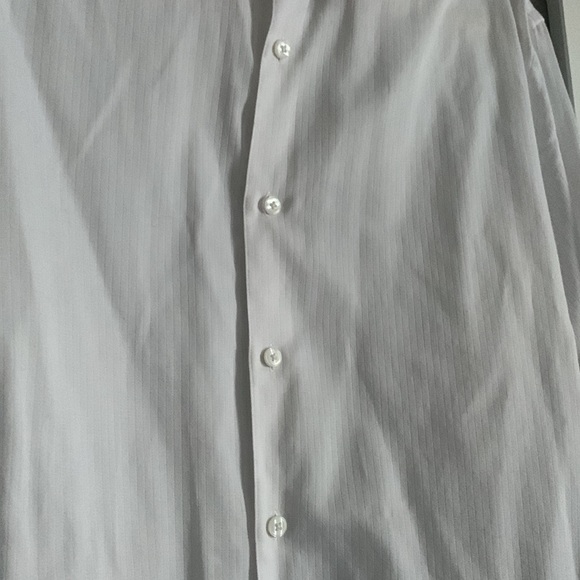 Men’s Axist Crisp White Button-Down Shirt - Picture 3 of 6